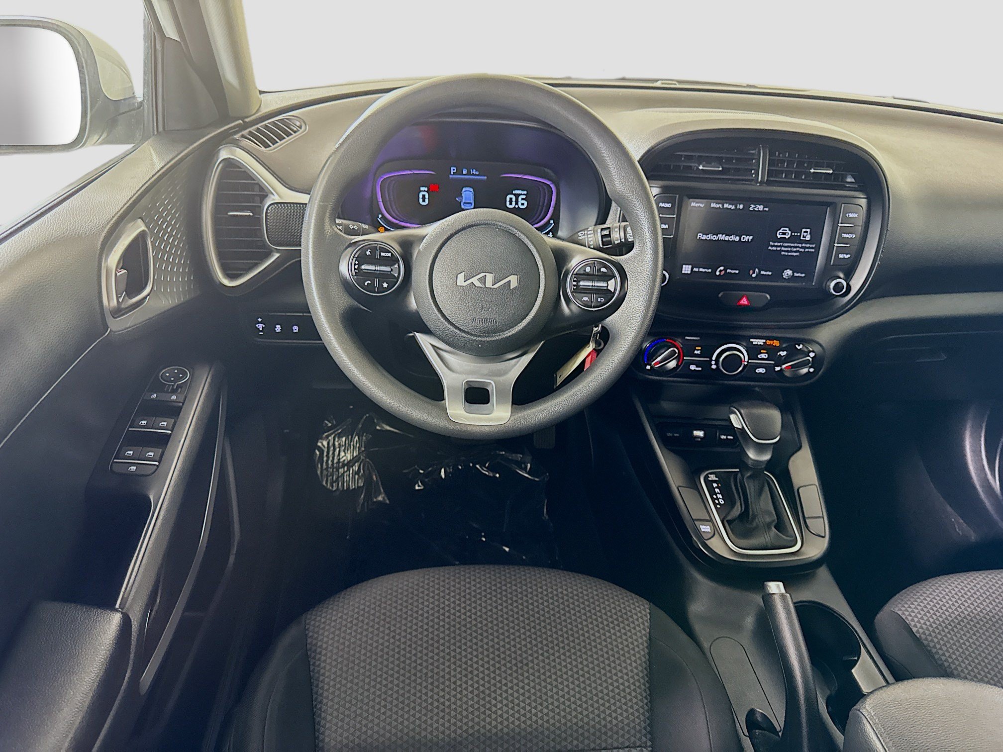 Used 2023 Kia Soul LX FWD image 17