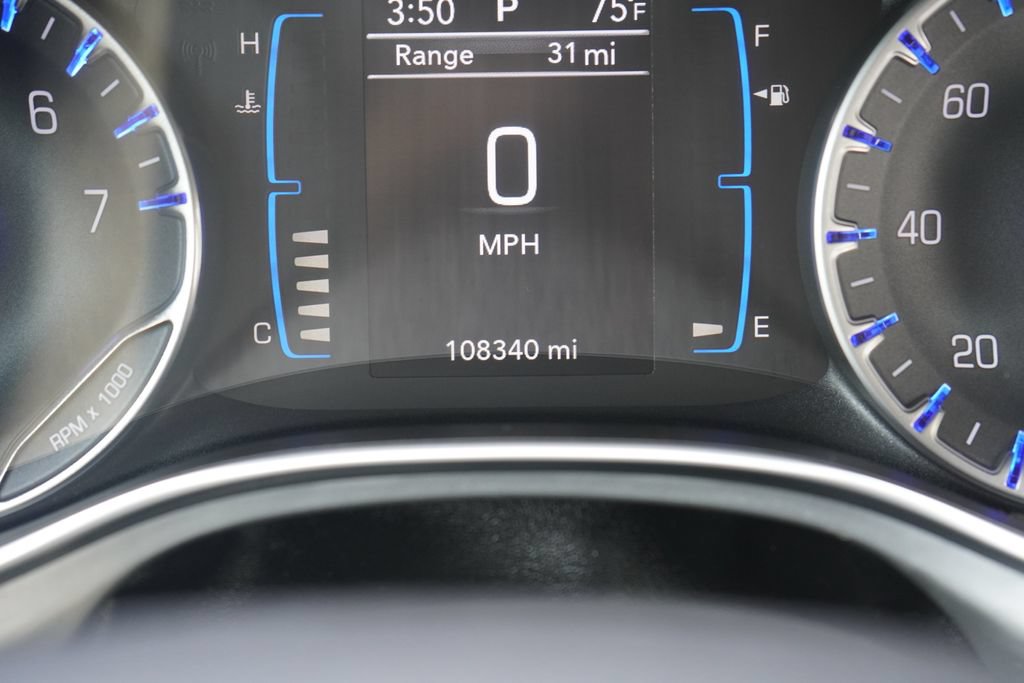 Used 2019 Chrysler Pacifica Touring-L w/ S Appearance Package FWD image 18