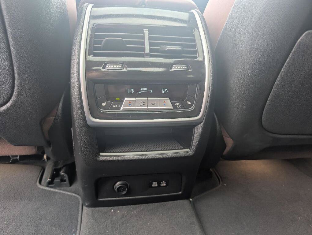 Used 2025 BMW X7 xDrive40i AWD/4WD image 16
