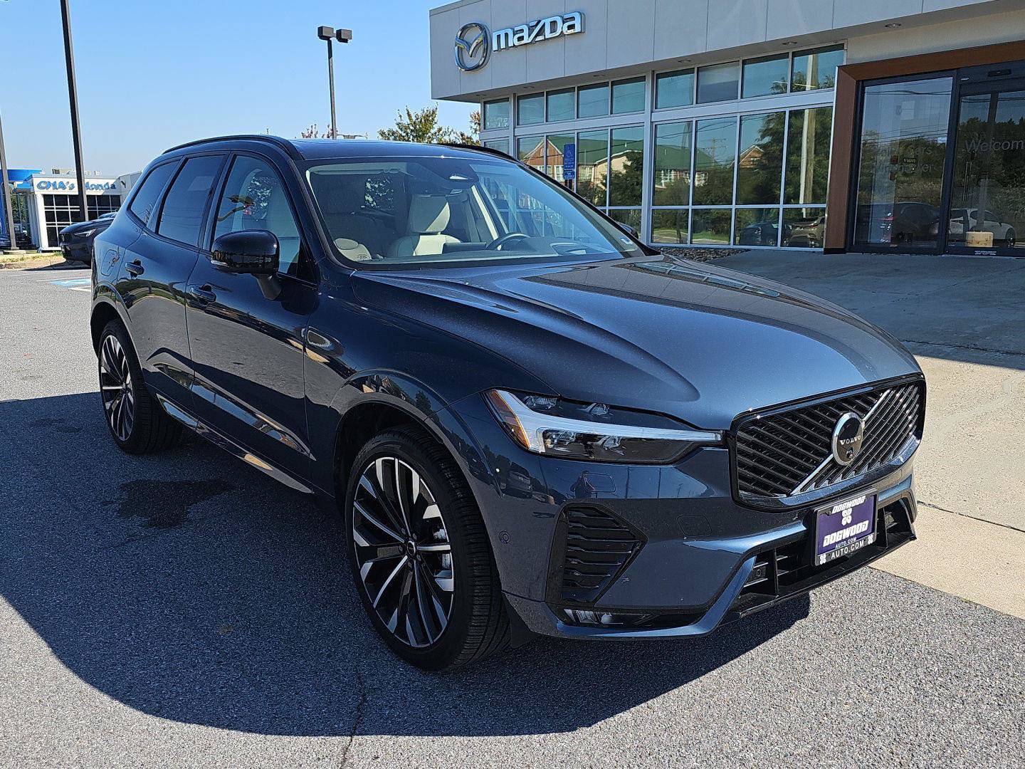 Used 2026 Volvo XC60 B5 Ultra w/ Climate Package AWD/4WD image 1