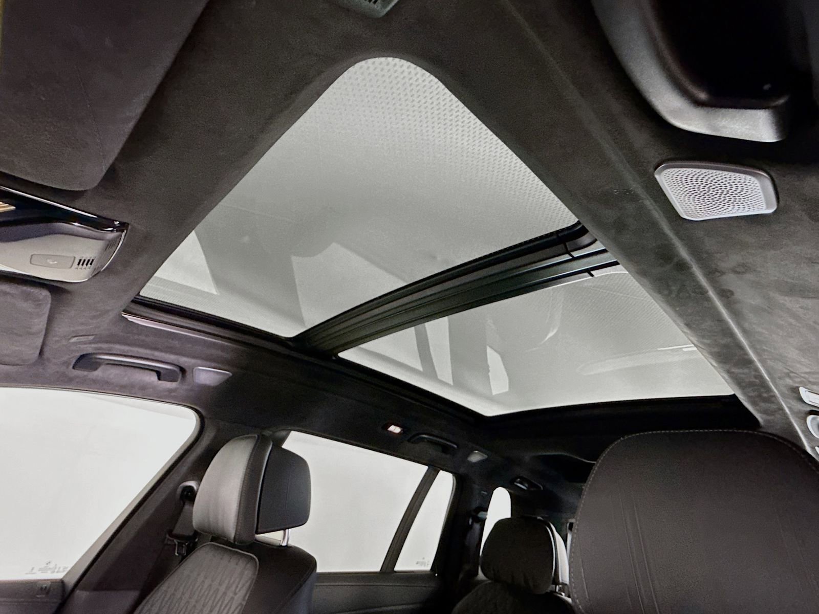 Used 2025 BMW X7 M60i image 23