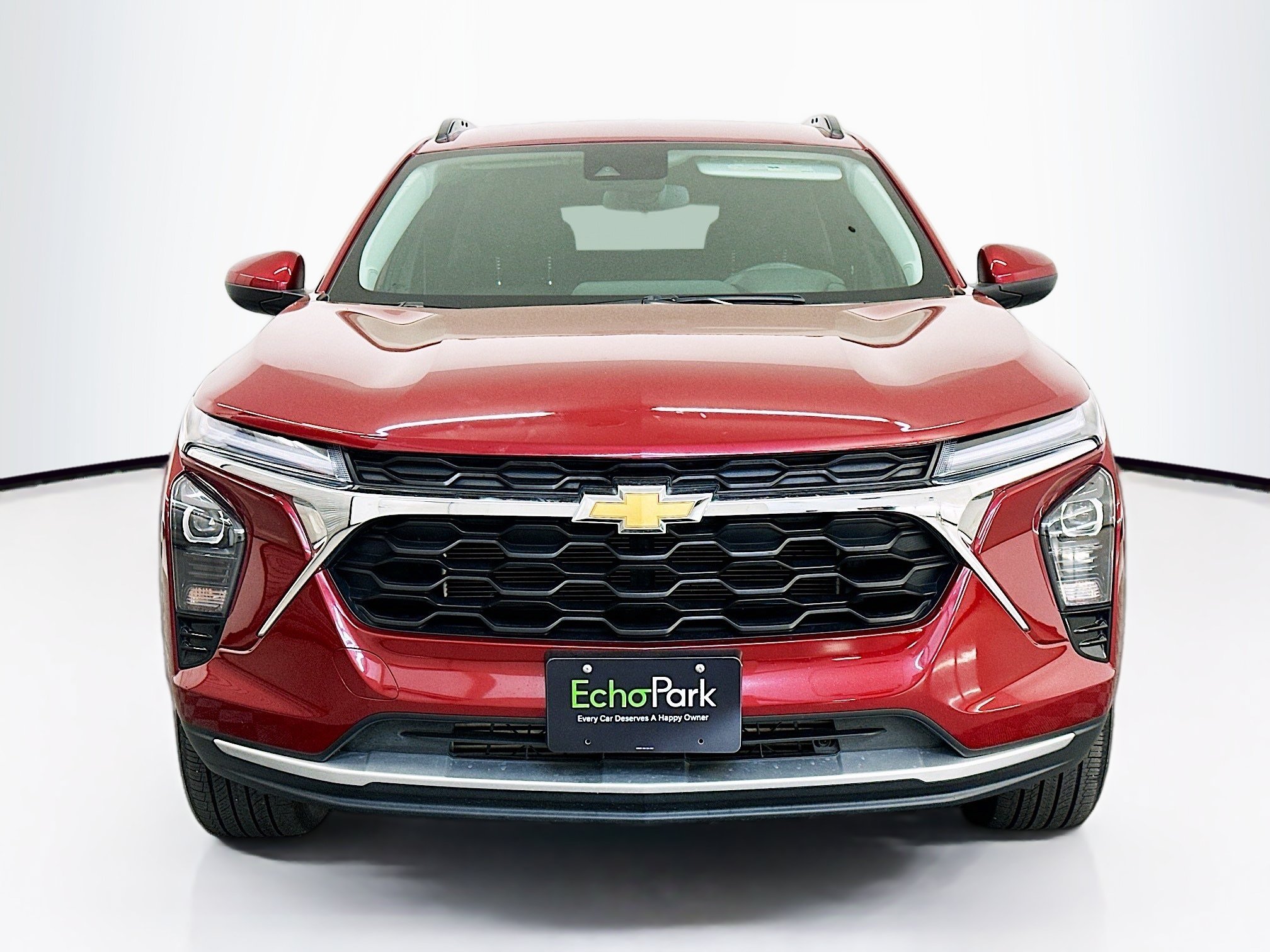 Used 2025 Chevrolet Trax LT w/ Driver Confidence Package FWD image 2