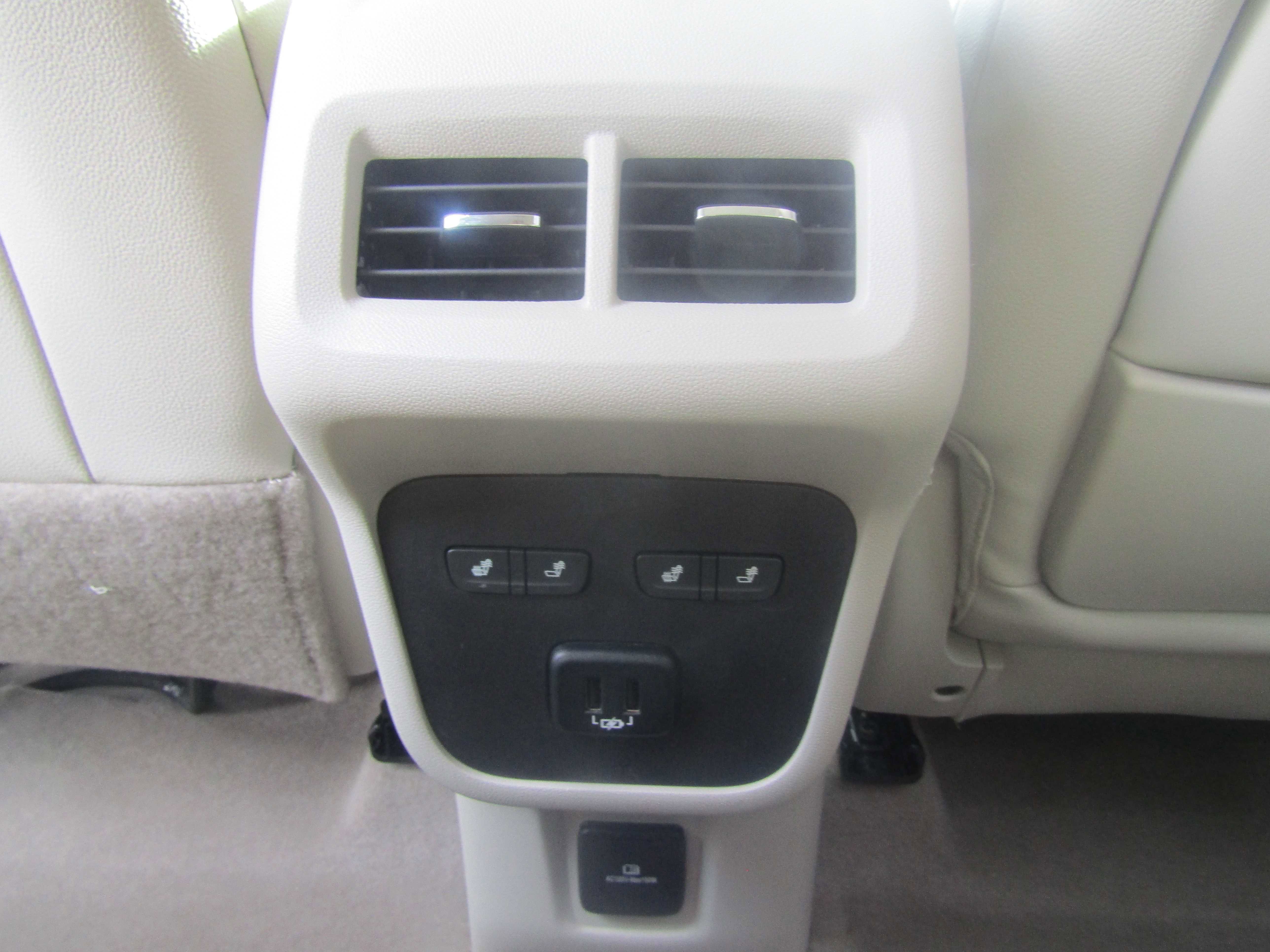 Used 2018 GMC Terrain Denali w/ Advanced Safety Package image 12