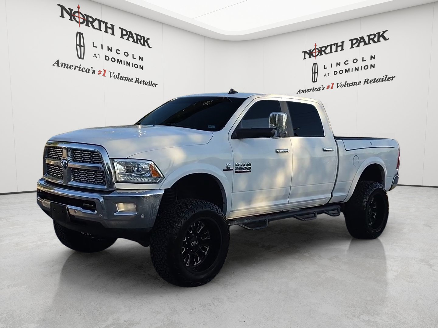 Used 2018 RAM 2500 Laramie w/ Convenience Group AWD/4WD image 1