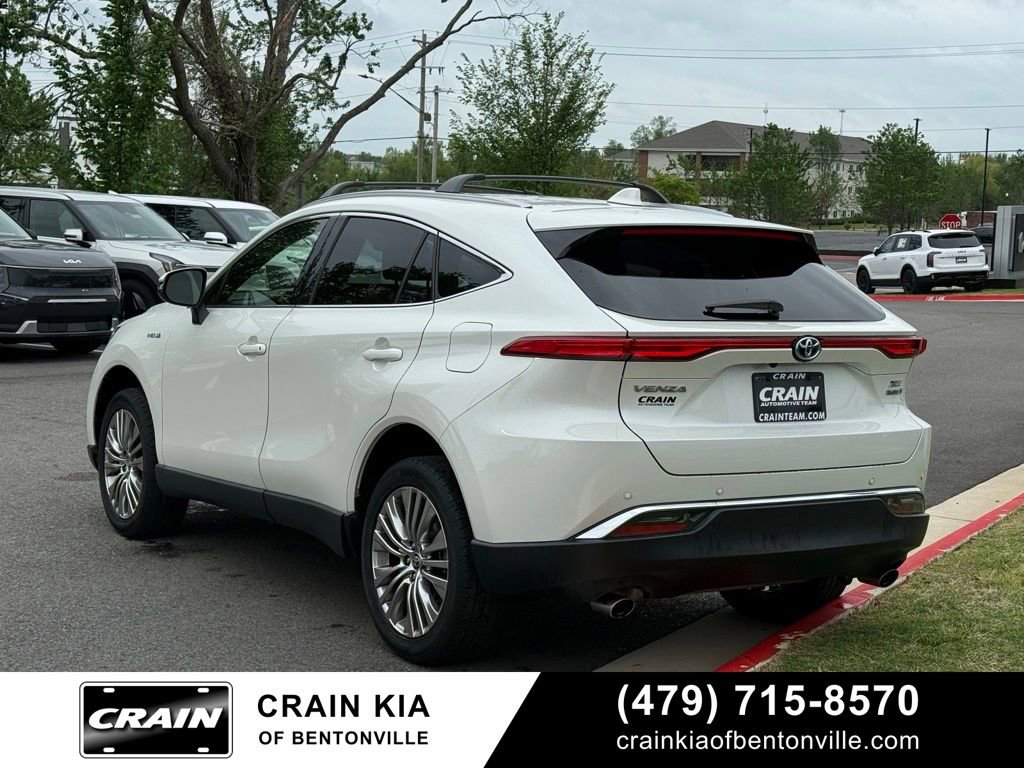 Used 2021 Toyota Venza XLE w/ Softex Package AWD/4WD image 5