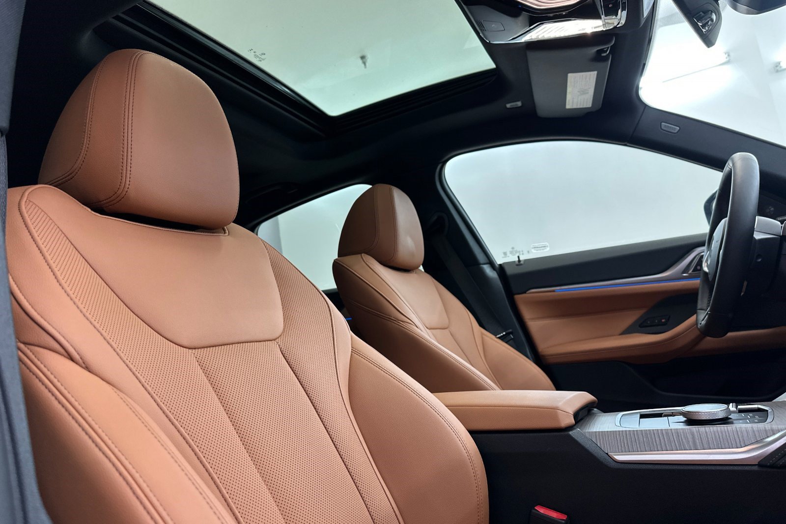 Certified 2025 BMW i4 eDrive40 w/ M Sport Package RWD image 31