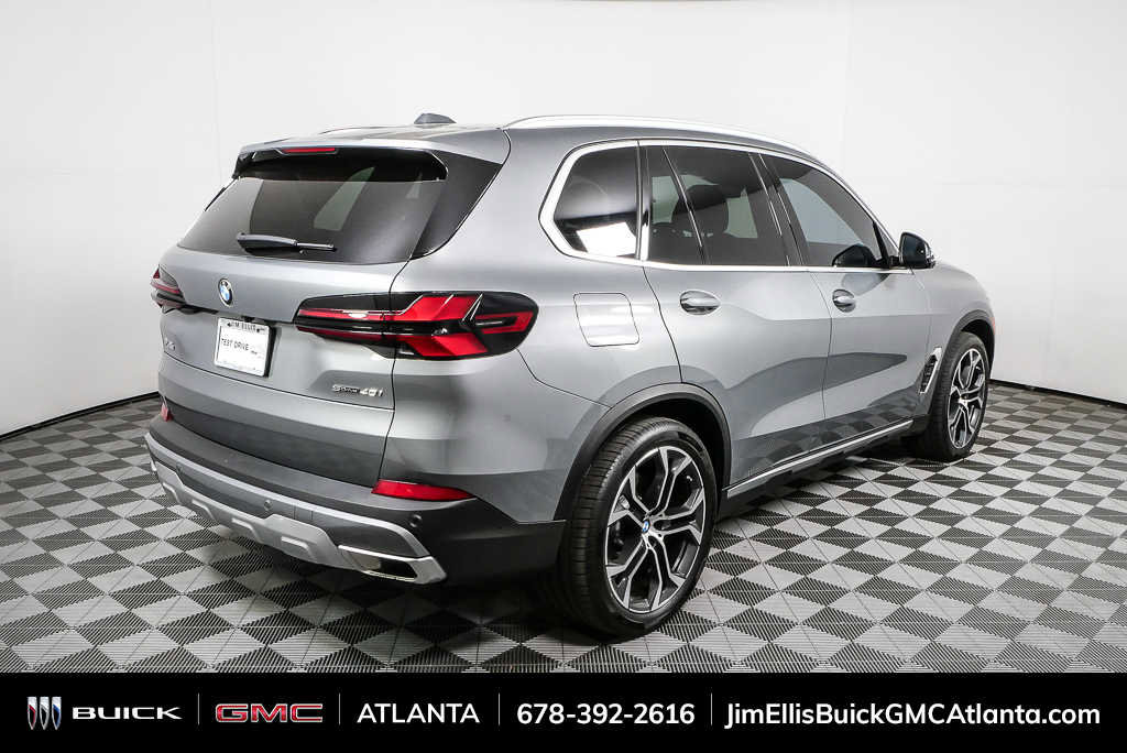 Used 2024 BMW X5 sDrive40i w/ Parking Assistance Package RWD image 2