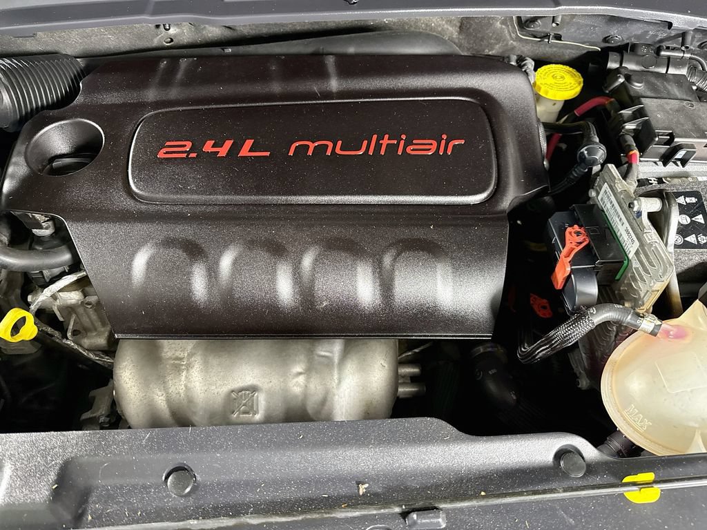 Used 2018 Jeep Compass Latitude AWD/4WD image 32