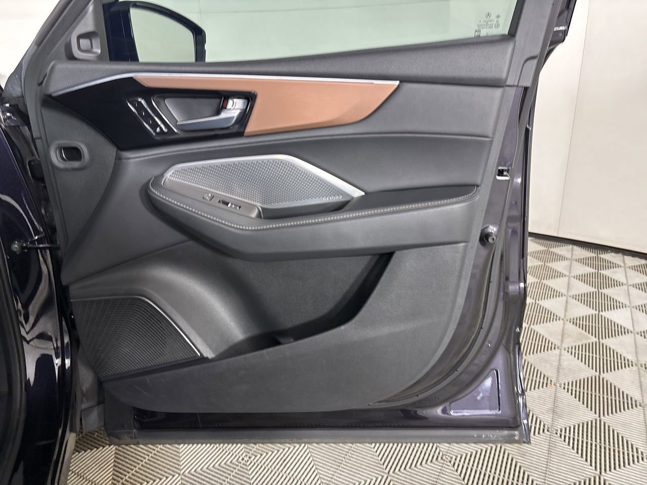 Used 2022 Acura MDX SH-AWD w/ Technology Package image 30