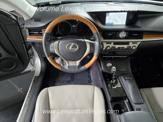 Used 2014 Lexus ES 300h w/ Luxury Package w/Bamboo Trim FWD image 16