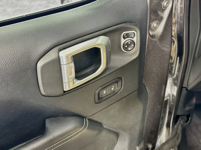 Used 2018 Jeep Wrangler Unlimited Sahara AWD/4WD image 21