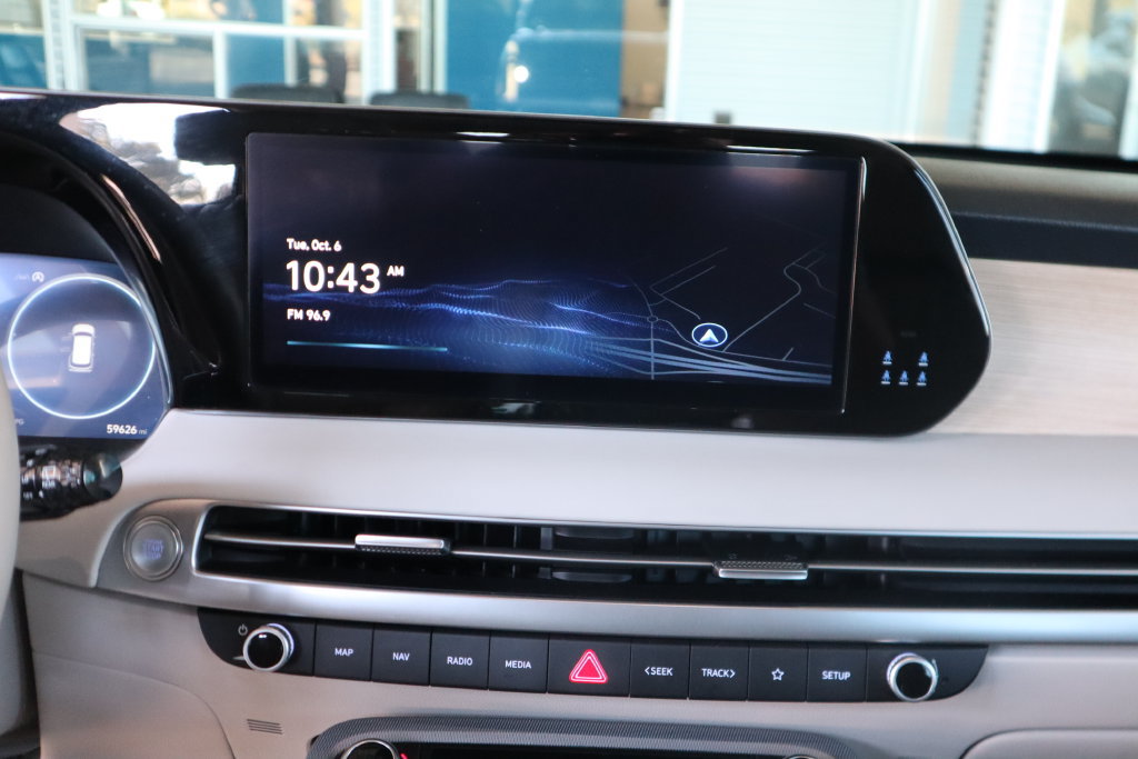 Used 2023 Hyundai Palisade Limited w/ Cargo Package FWD image 17