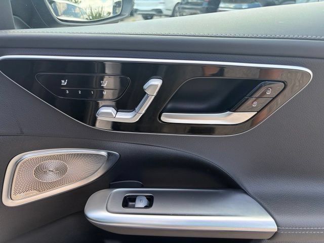 Used 2025 Mercedes-Benz C 300 Sedan image 38