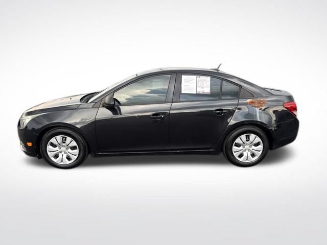 Used 2014 Chevrolet Cruze LS FWD image 2