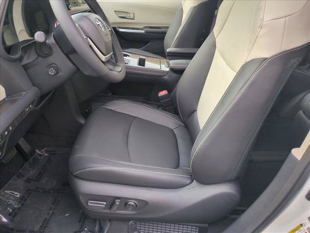 Used 2026 Toyota Sienna Limited AWD/4WD image 17