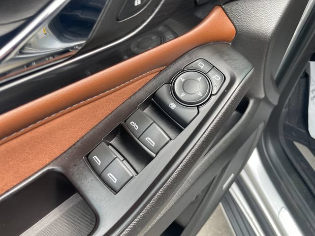Used 2019 Chevrolet Traverse High Country w/ LPO, Cargo Package AWD/4WD image 21