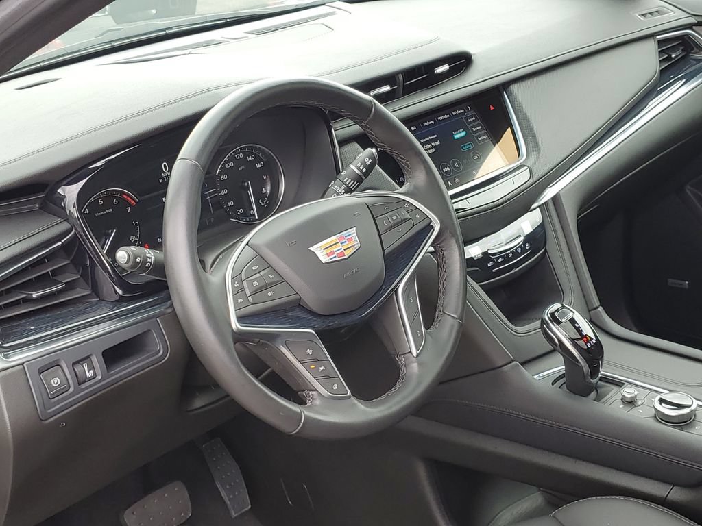 Certified 2024 Cadillac XT5 Premium Luxury FWD image 8