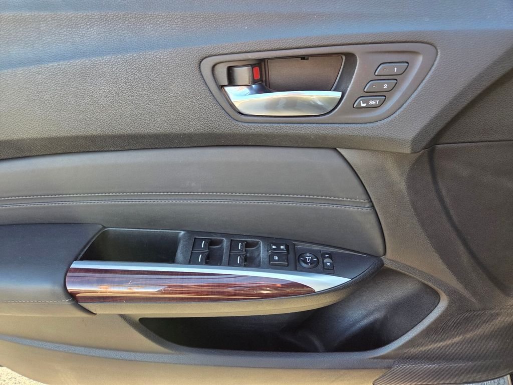 Used 2017 Acura TLX w/ Technology Package FWD image 23