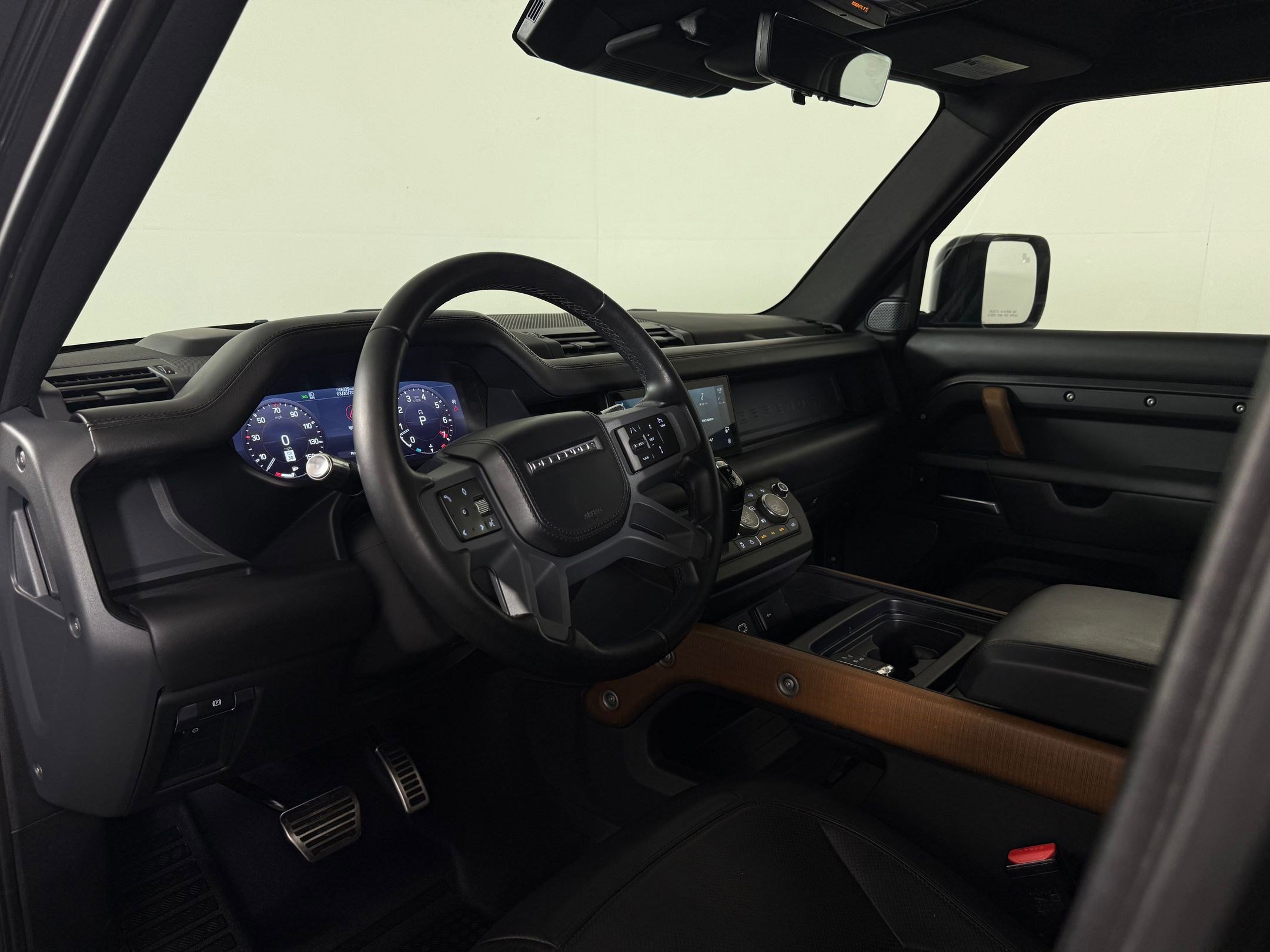 Used 2021 Land Rover Defender 110 X image 4