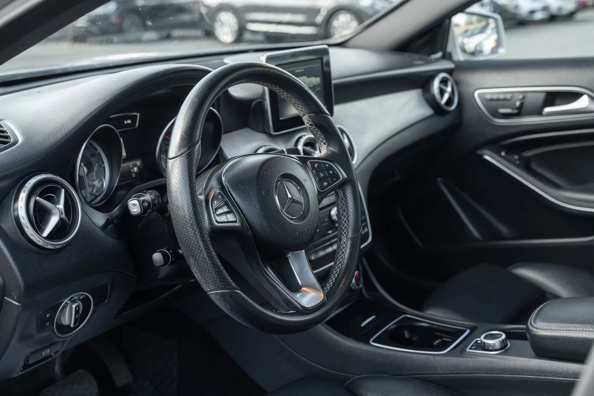 Used 2017 Mercedes-Benz GLA 250 4MATIC w/ Premium Package image 15