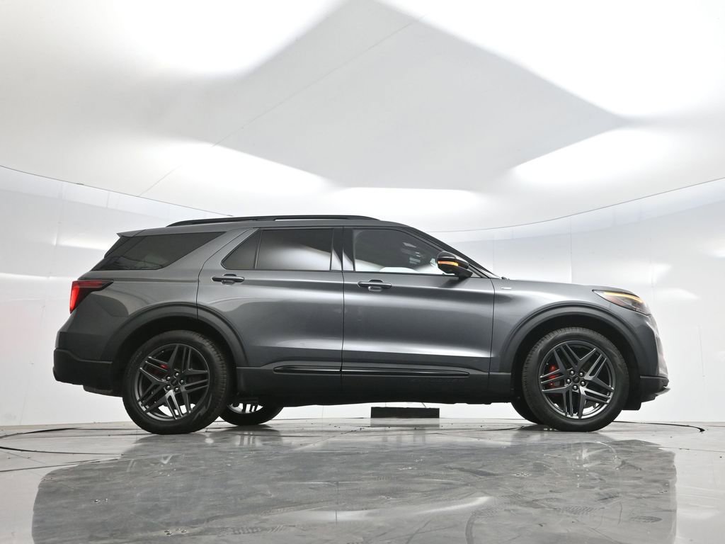 Used 2025 Ford Explorer ST-Line w/ Premium Package image 57