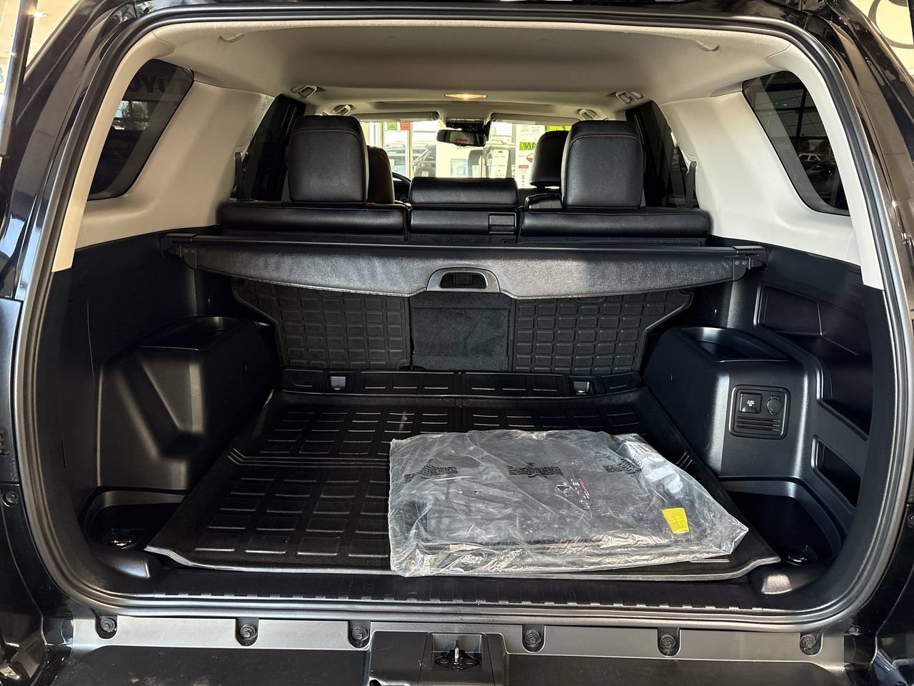 Certified 2024 Toyota 4Runner TRD Off-Road Premium w/ Moonroof Package AWD/4WD image 25