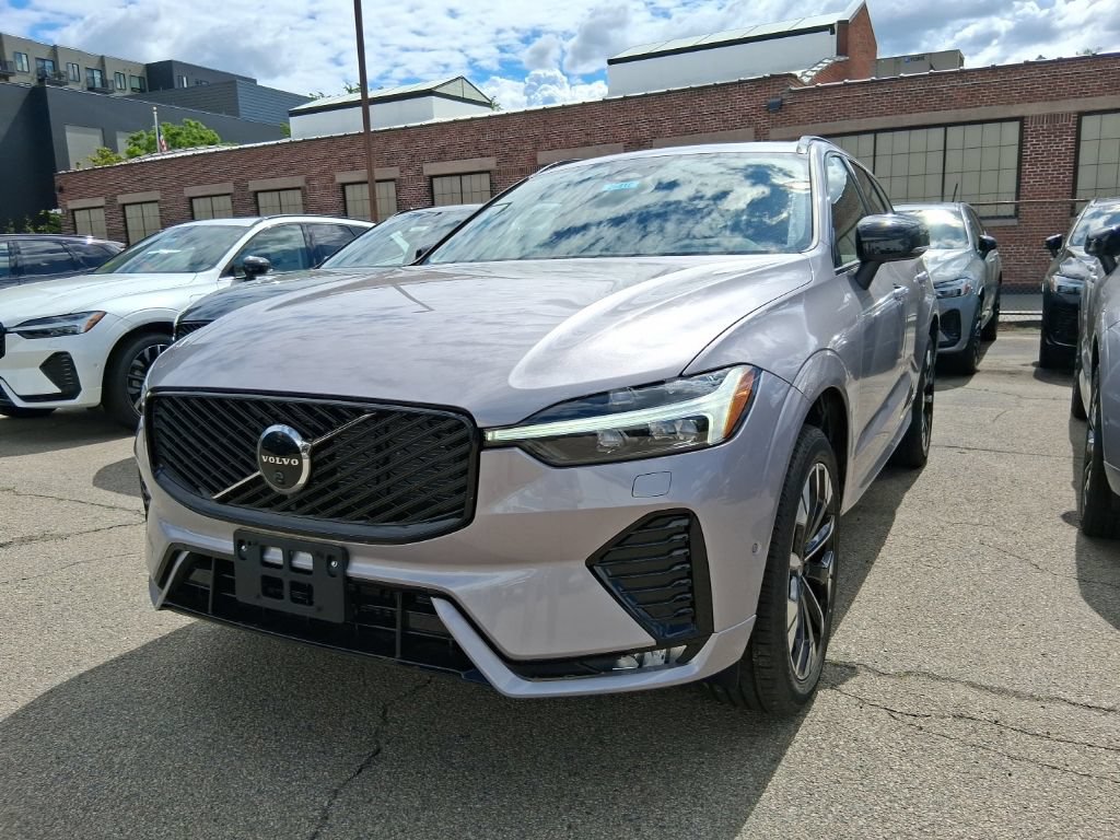 New 2026 Volvo XC60 B5 Plus w/ Climate Package AWD/4WD image 3
