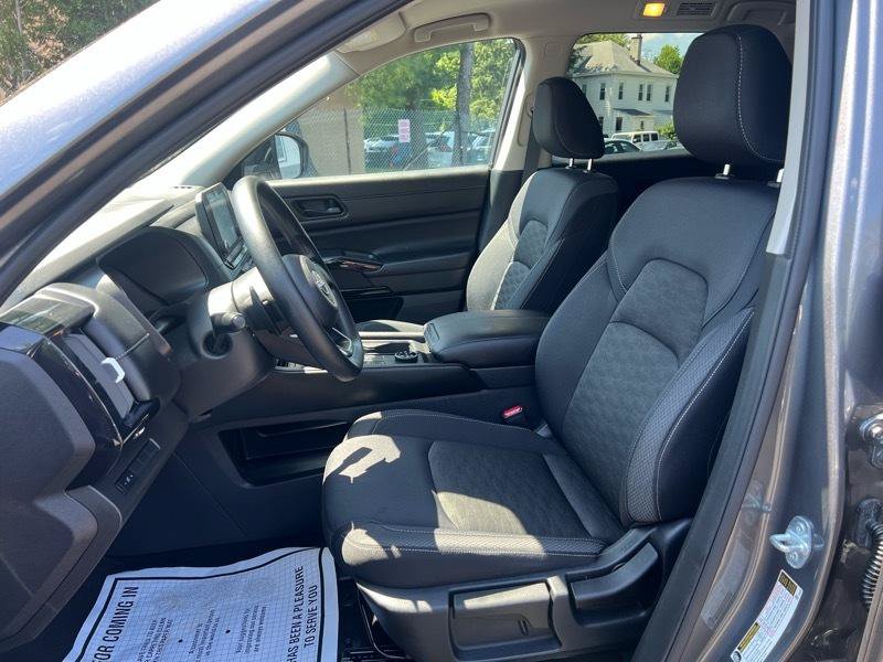 Used 2024 Nissan Pathfinder S w/ Cargo Package AWD/4WD image 7