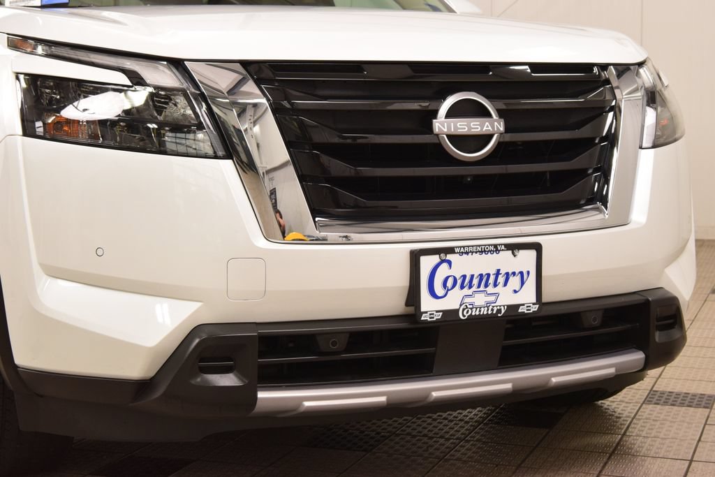 Used 2025 Nissan Pathfinder Platinum w/ Cargo Package AWD/4WD image 13