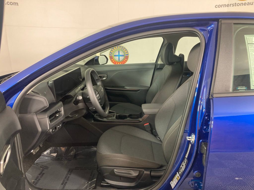 New 2025 Kia K4 LXS image 12