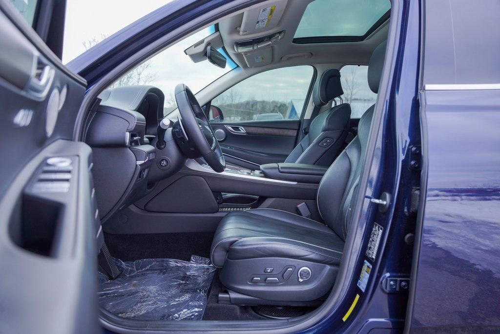 Used 2022 Genesis GV80 3.5T Advanced + w/ Cargo Package image 15