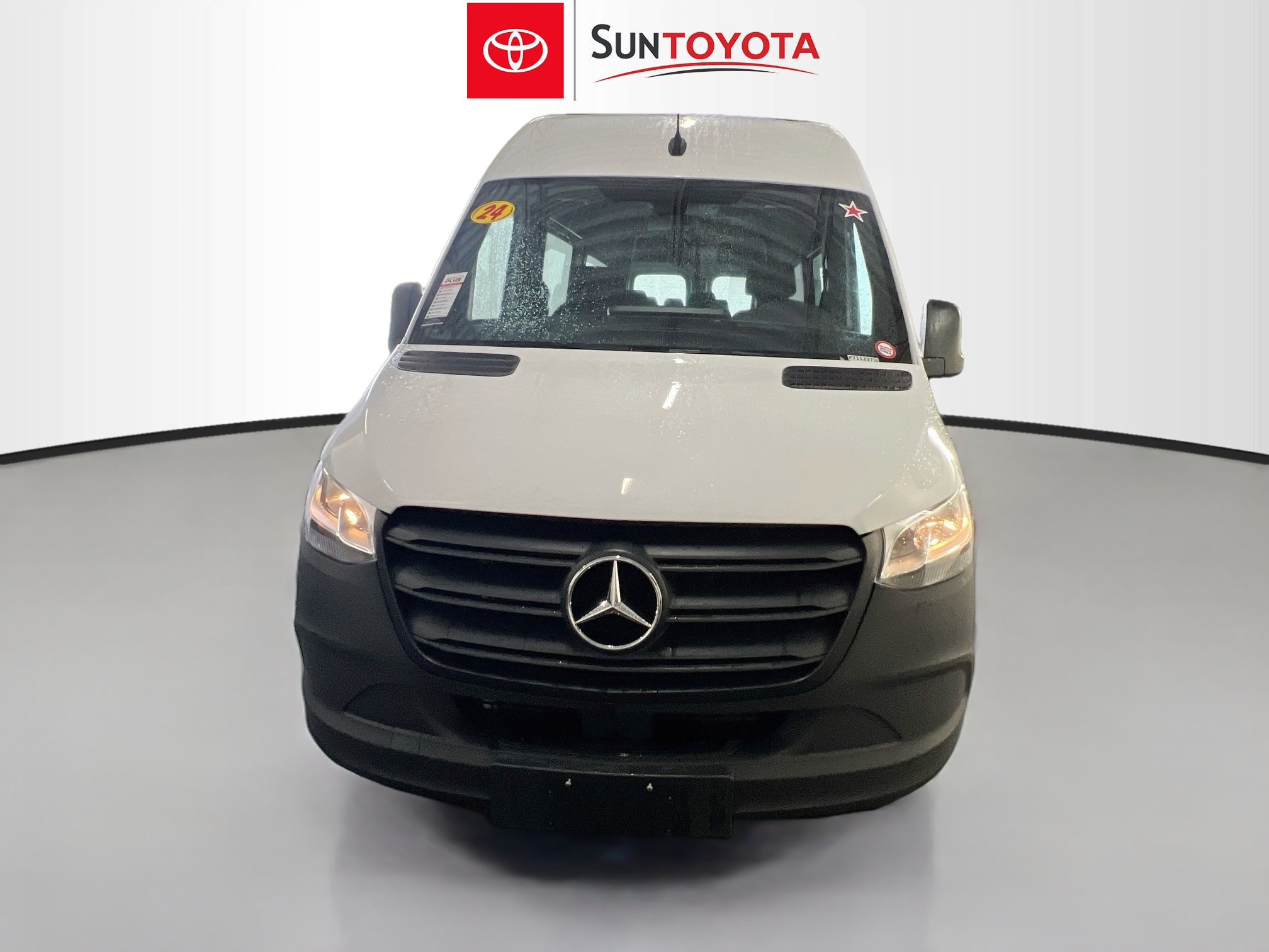 Used 2024 Mercedes-Benz Sprinter 2500 image 7