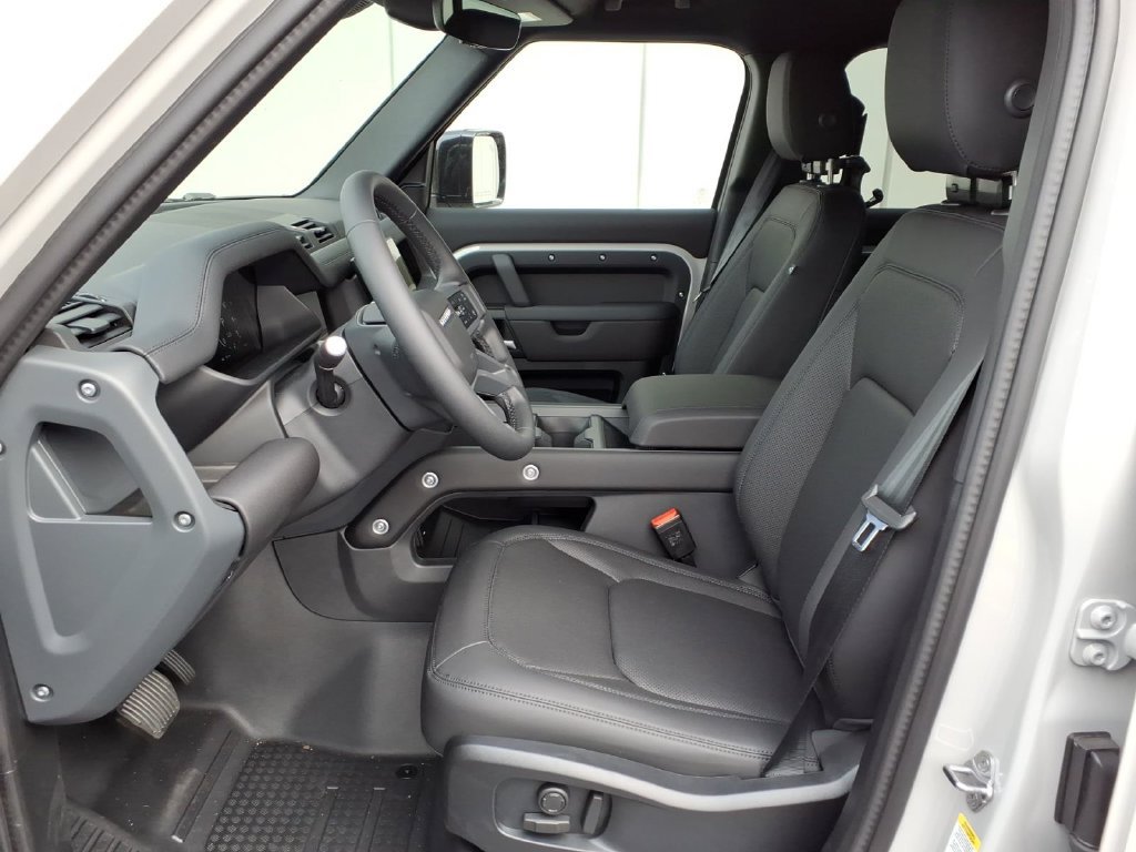 New 2026 Land Rover Defender 110 S AWD/4WD image 10