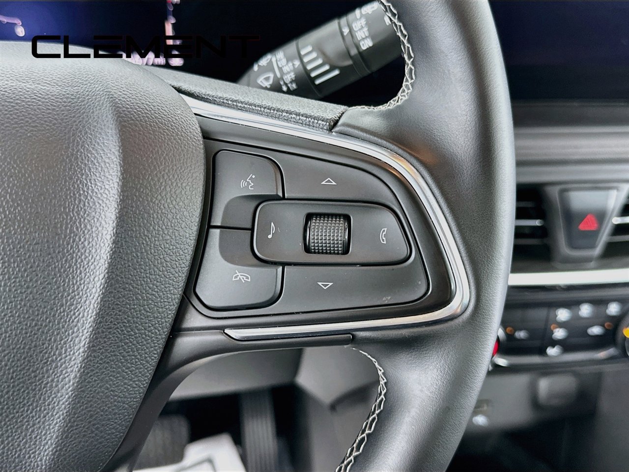 Used 2025 Buick Encore GX Preferred FWD image 17