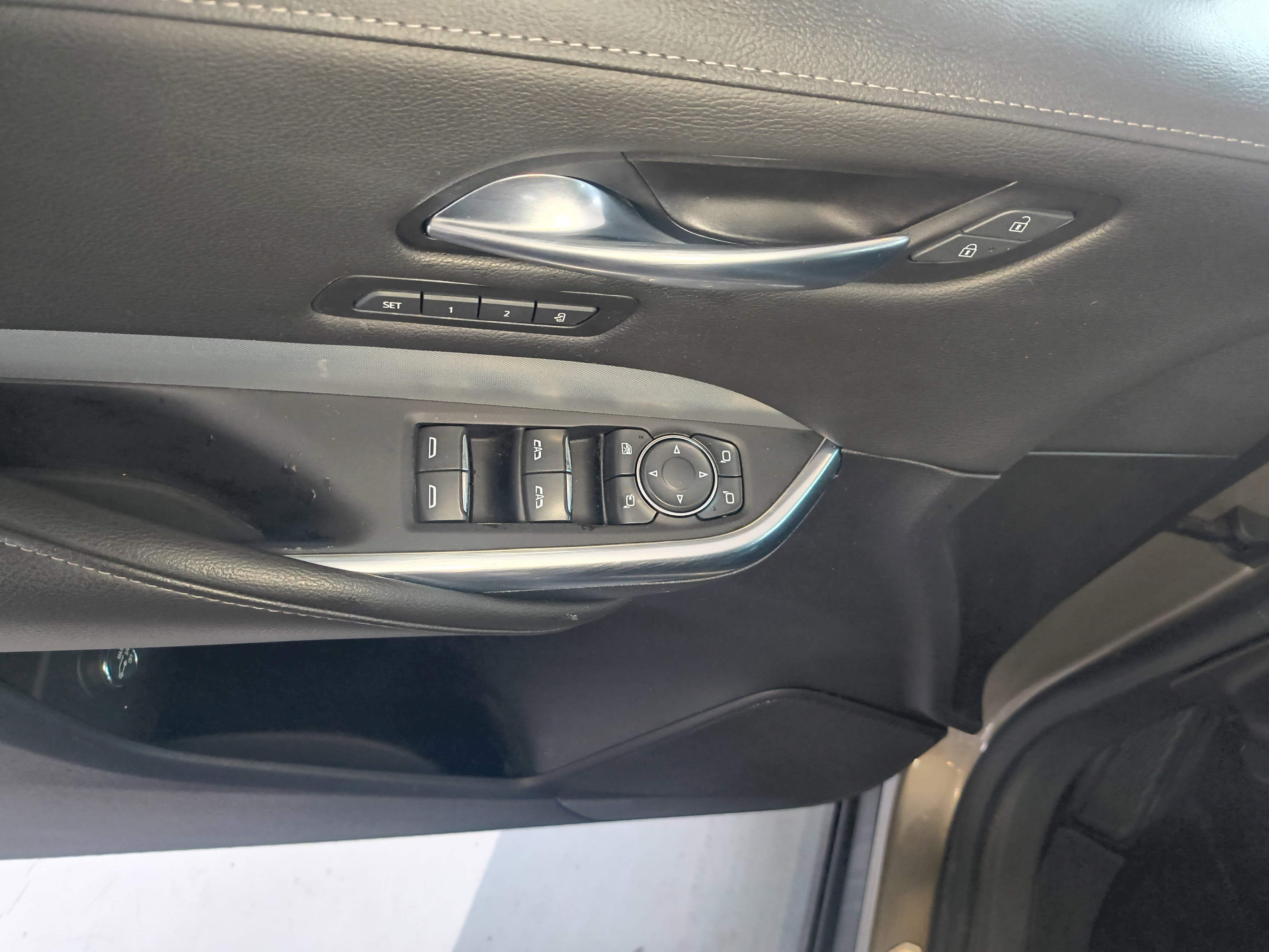 Used 2020 Cadillac XT4 Premium Luxury w/ Technology Package image 21