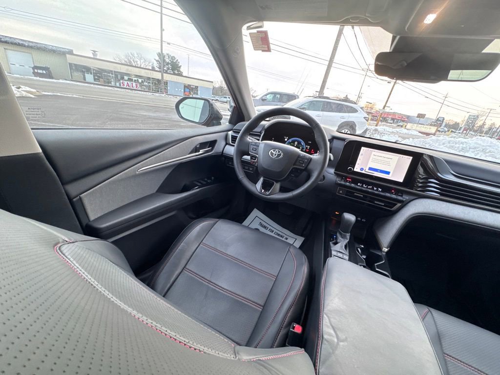 Used 2025 Toyota Camry LE image 28