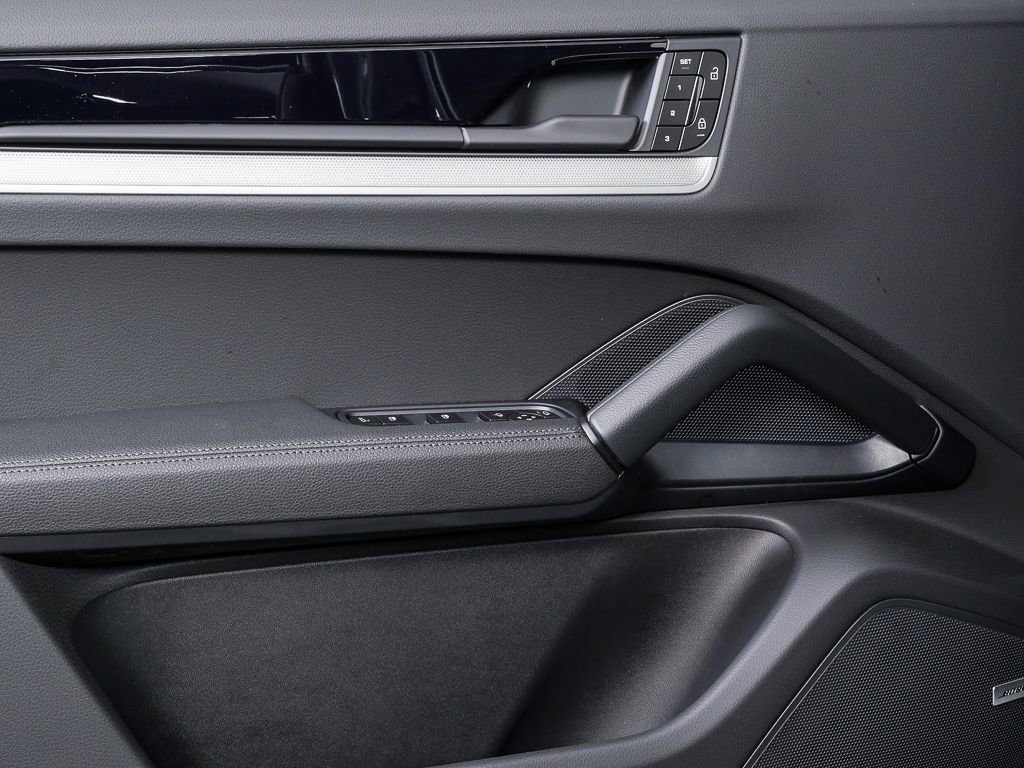 New 2026 Porsche Cayenne image 6