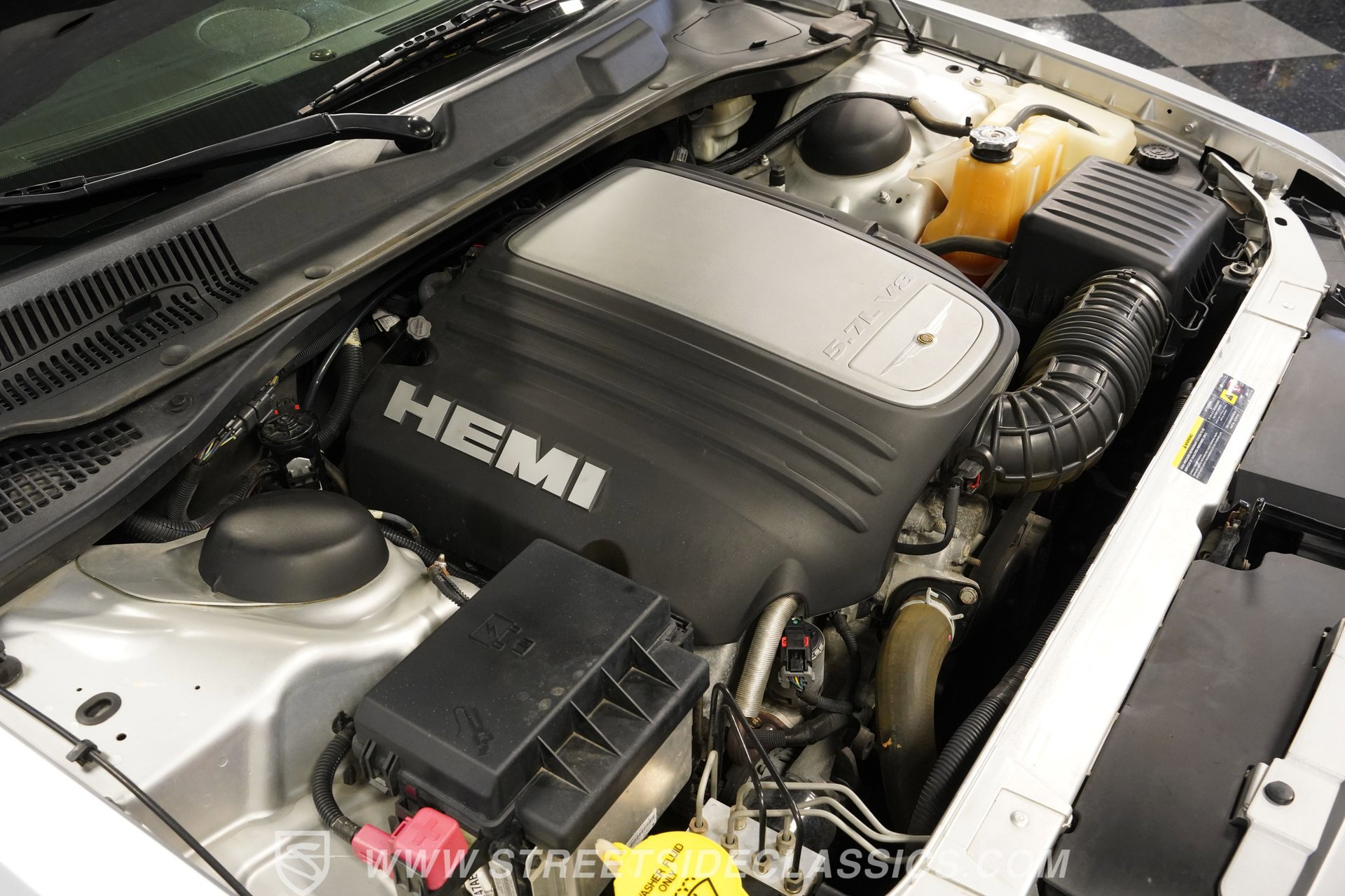 Used 2005 Chrysler 300 C w/ Navigation & Sound Group II image 35