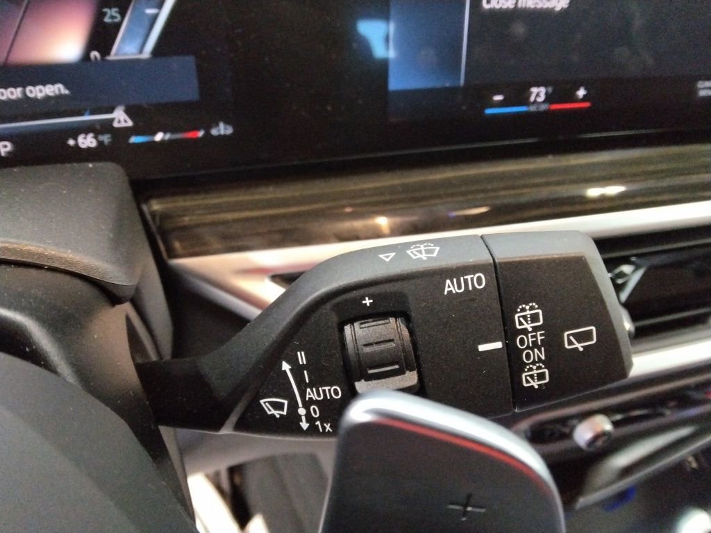 Used 2023 BMW X7 M60i image 17