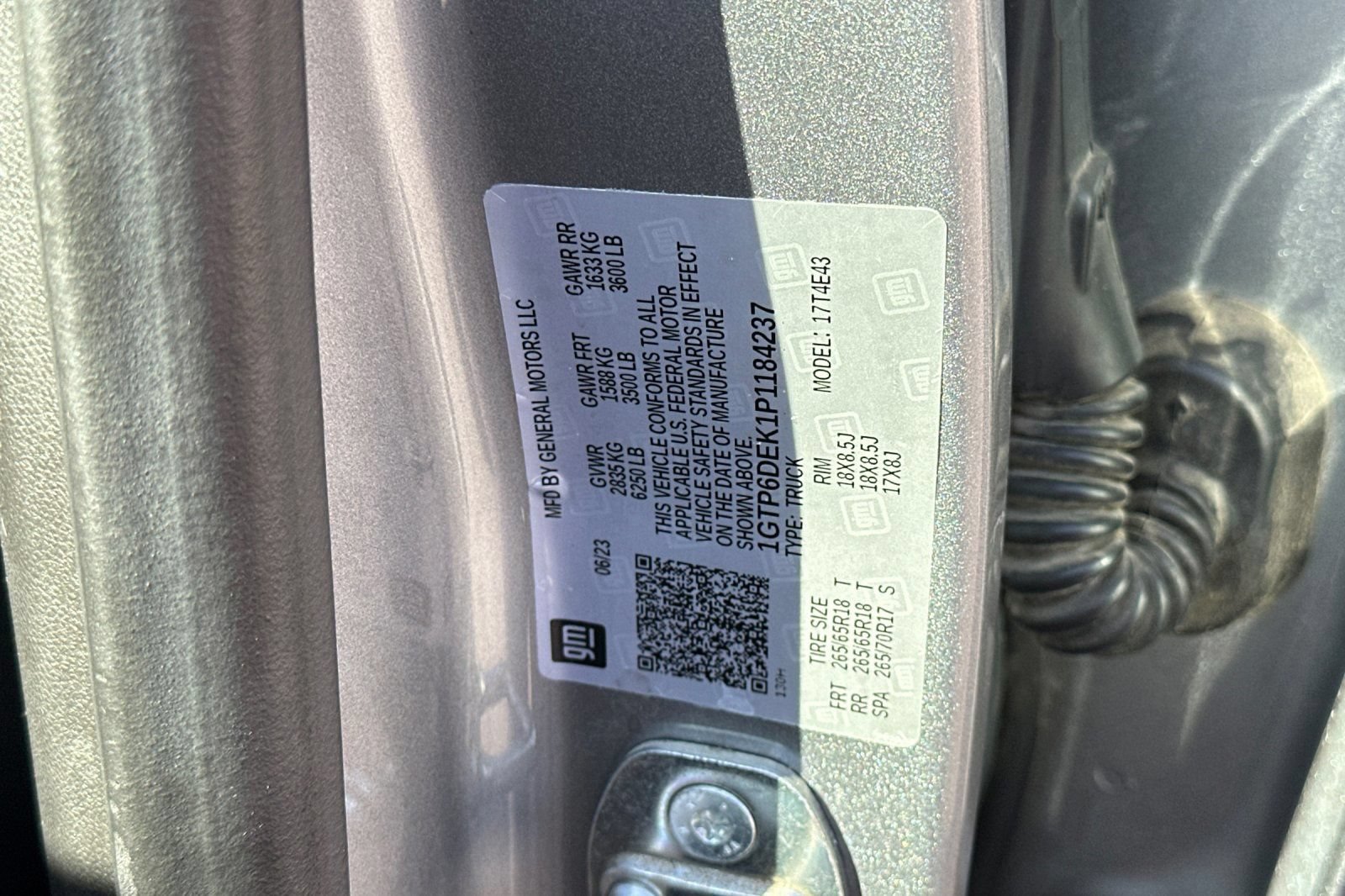Certified 2023 GMC Canyon AT4 w/ AT4 Premium Package AWD/4WD image 29