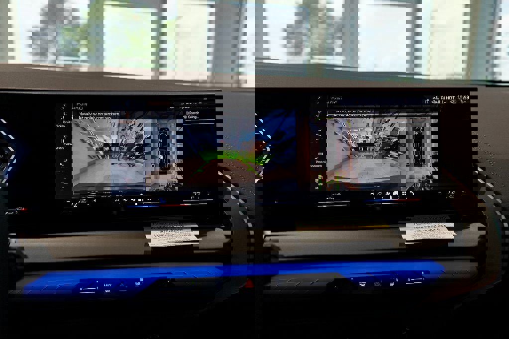 Used 2025 BMW X3 xDrive30i w/ Premium Package image 31