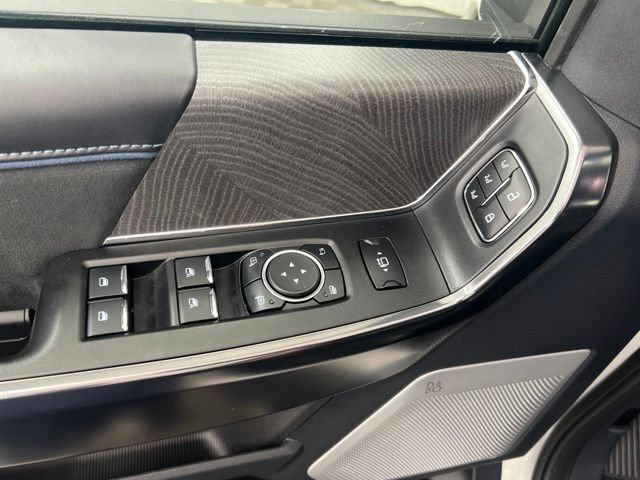 Used 2025 Ford F350 Platinum AWD/4WD image 12