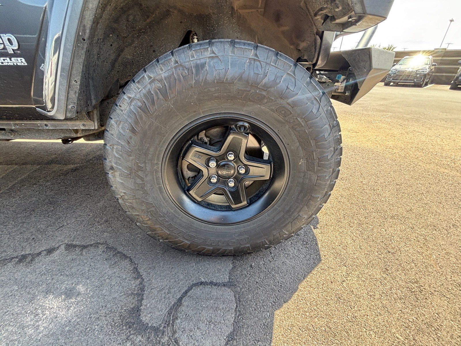 Used 2018 Jeep Wrangler Unlimited Sahara AWD/4WD image 6