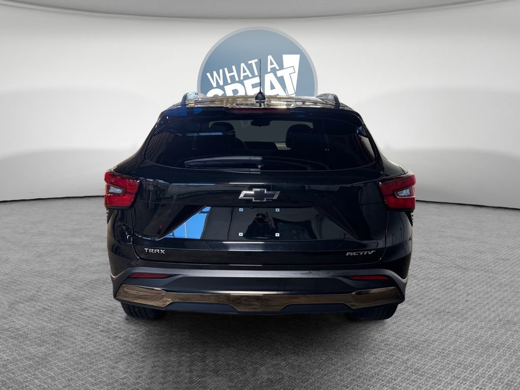 Used 2024 Chevrolet Trax ACTIV w/ Sunroof Package FWD image 5