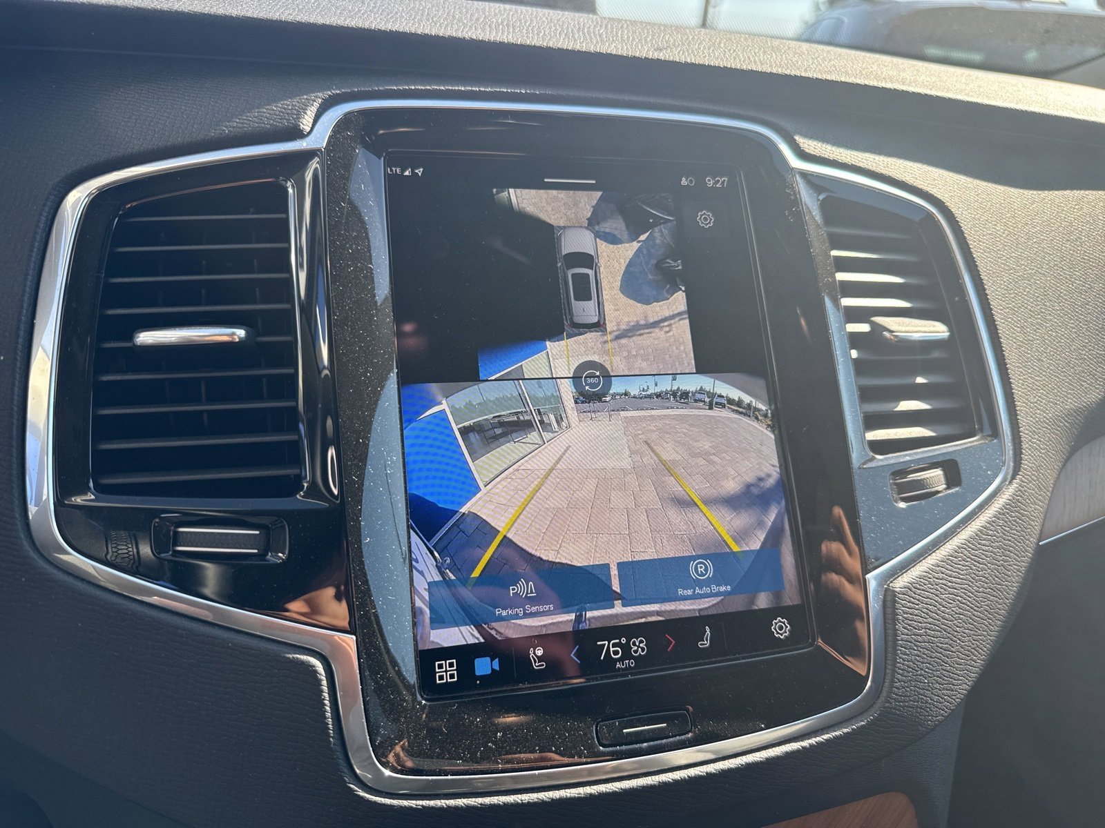 Used 2025 Volvo XC90 B6 Plus image 26