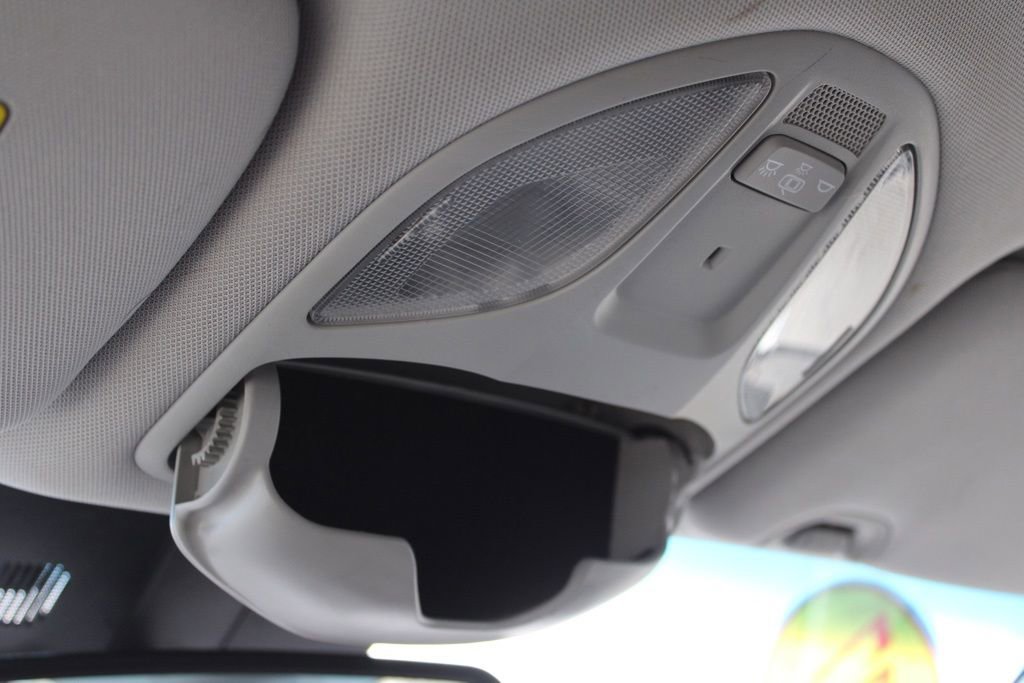 Used 2017 Hyundai Santa Fe SE image 40