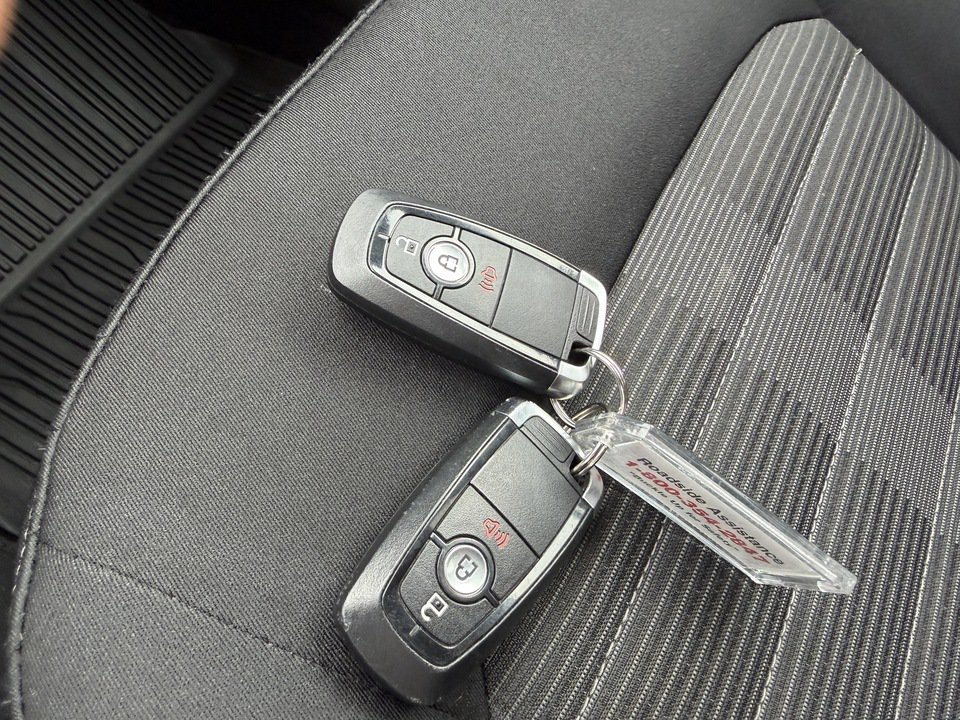 Used 2024 Ford Edge SEL w/ Cargo Accessory Package AWD/4WD image 25