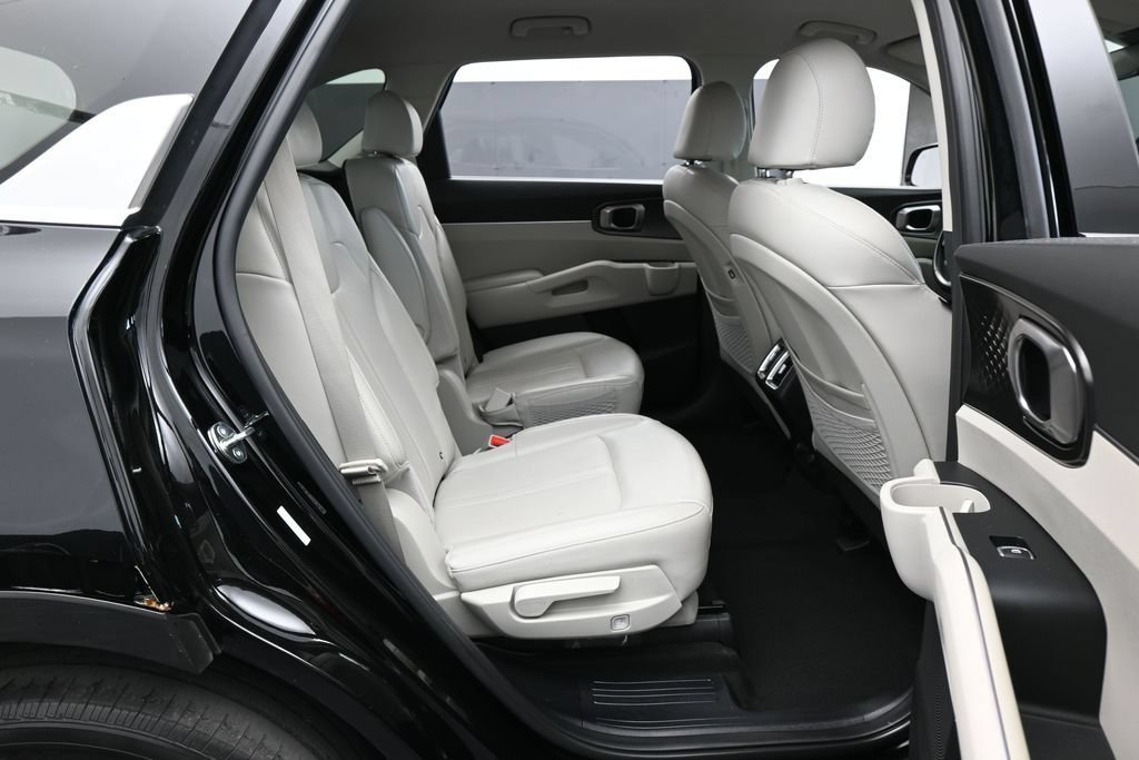 Used 2023 Kia Sorento EX FWD image 40