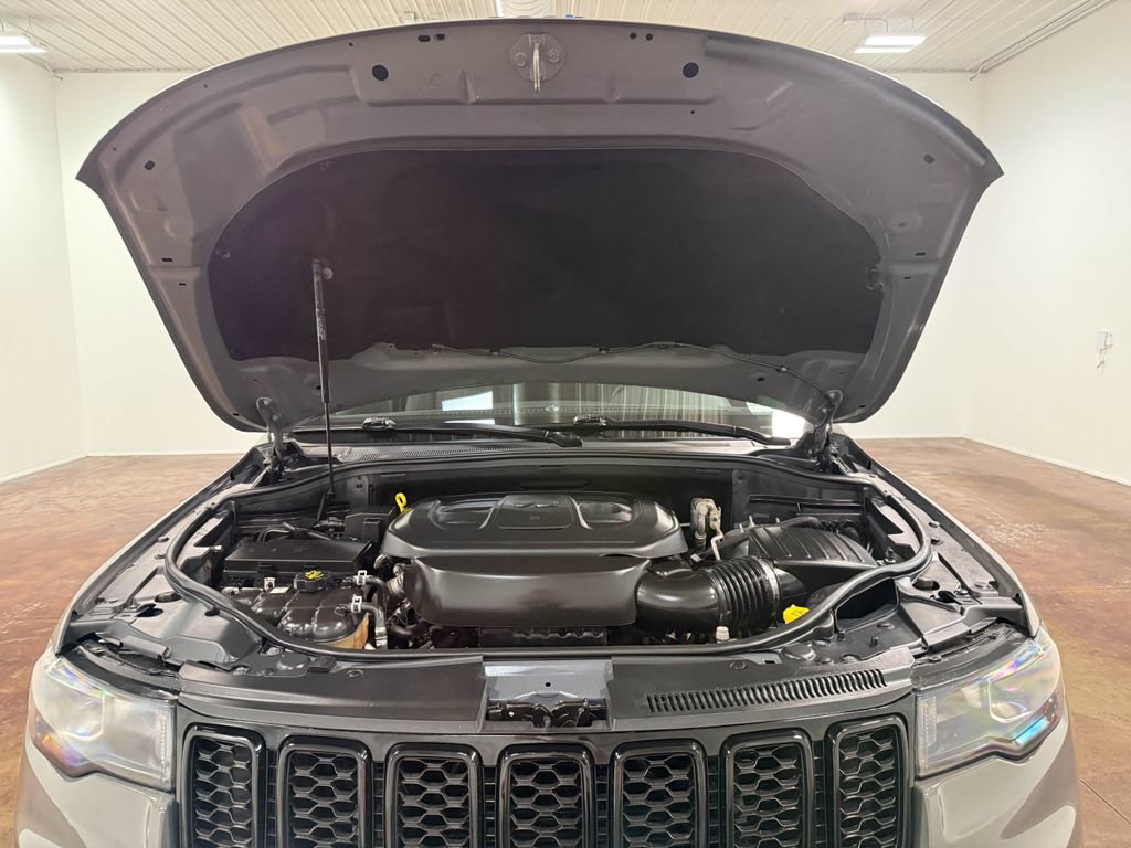 Used 2019 Jeep Grand Cherokee Laredo AWD/4WD image 86
