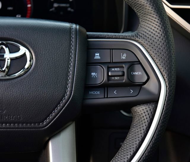 Used 2025 Toyota Tundra Limited image 18